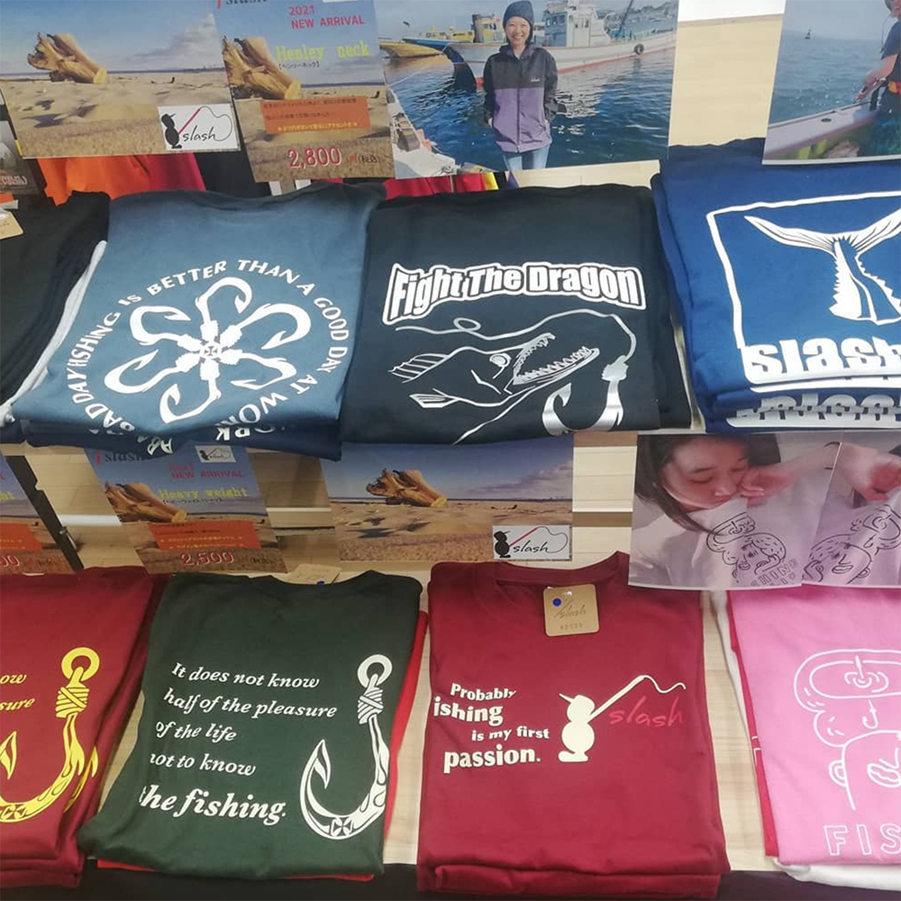 かめや釣具様でのTシャツ販売